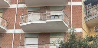 Sant'Anastasia: bimbo di 5anni caduto da balcone, è grave