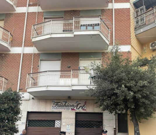 Sant'Anastasia: bimbo di 5anni caduto da balcone, è grave