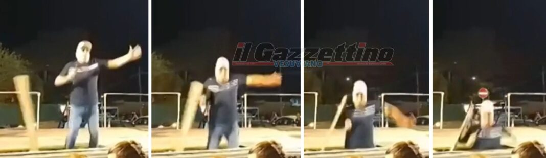 caduta gigione a baia felice Gigione disavventura cade dal palco