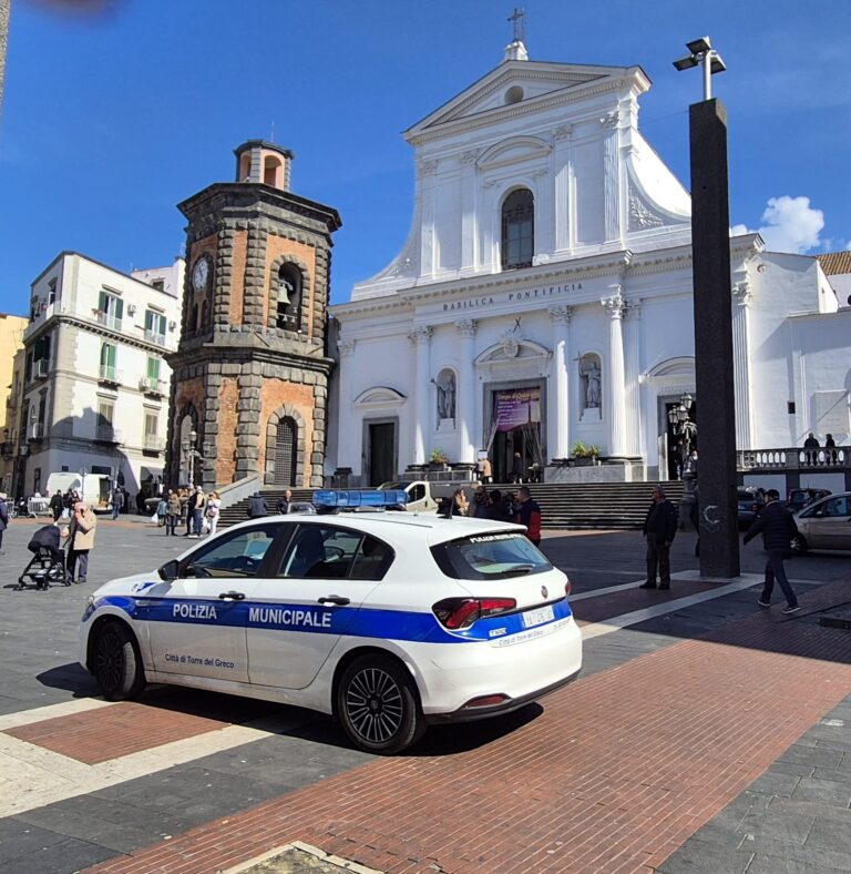Torre del Greco, task force polizia municipale contro le irregolarità in strada Torre del Greco, task force polizia municipale contro le irregolarità in strada
