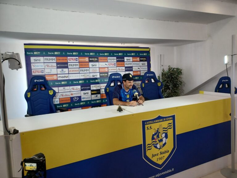 Juve Stabia, si chiude il calciomercato. Trasferta a Frosinone per difendere il primato