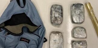 Afragola, droga nello zaino: prova a lanciare entrambi dalla finestra. Arrestato 21enne