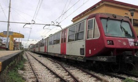 Circumvesuviana, tra guasti e ritardi, a rimetterci sono (anche) i dipendenti: “ci aggrediscono, abbiamo paura”