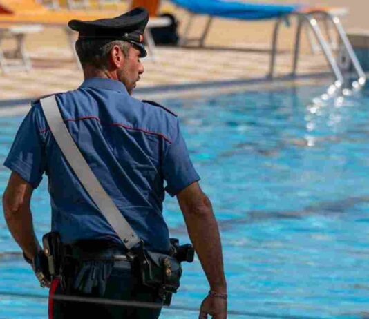Dramma a San Sebastiano al Vesuvio, 15enne muore in piscina: i Carabinieri in un agriturismo