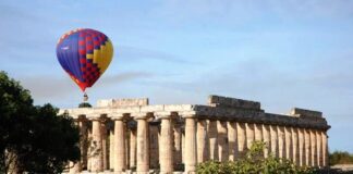 Festival delle Mongolfiere di Paestum 2024: un viaggio tra le nuvole e la bellezza millenaria di Paestum