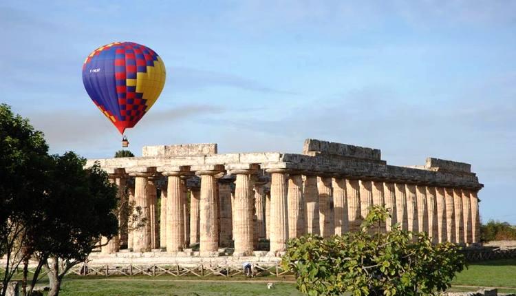 Festival delle Mongolfiere di Paestum 2024: un viaggio tra le nuvole e la bellezza millenaria di Paestum