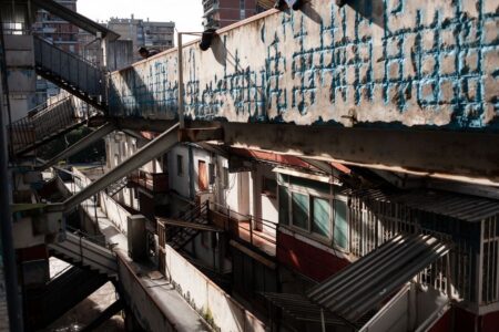 Manfredi firma lo sgombero "ad horas" delle due Vele a Scampia