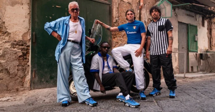 Nike omaggia Napoli e fa innamorare i tifosi: ecco le nuove sneakers partenopee (e superstiziose) Nike omaggia Napoli e fa innamorare i tifosi: ecco le nuove sneakers partenopee (e superstiziose)
