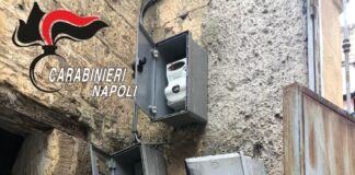Palazzina a Sant’Antimo: 10 affittuari abusivi e "ladri" di elettricità. Nei guai anche il proprietario