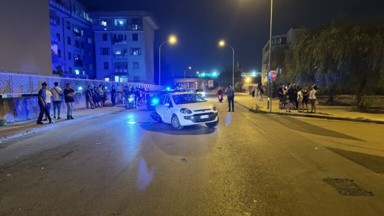 Torre Annunziata, scontro tra auto. Denunciati due minori Torre Annunziata, scontro tra auto. Denunciati due minori