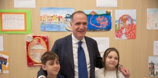 Torre del Greco, “Per crescere un bambino ci vuole un intero villaggio”. Mennella agli studenti torresi