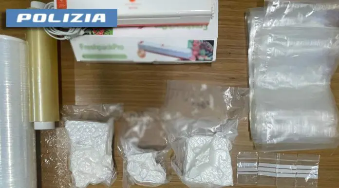 Ponticelli, sorpresi con la droga. Arrestati due uomini