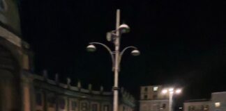 Napoli, stretta sugli scooter in piazza Dante durante i controlli