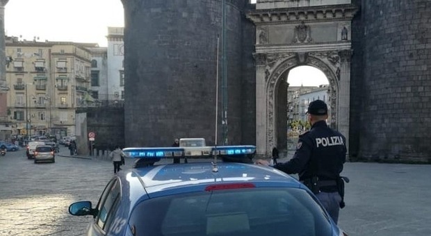 Napoli, Porta Capuana: sorpresi a spacciare. Arrestato un 36enne e una 27enne