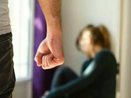 Mugnano, tenta di uccidere l'ex moglie buttandola dalla finestra. Arrestato 40enne