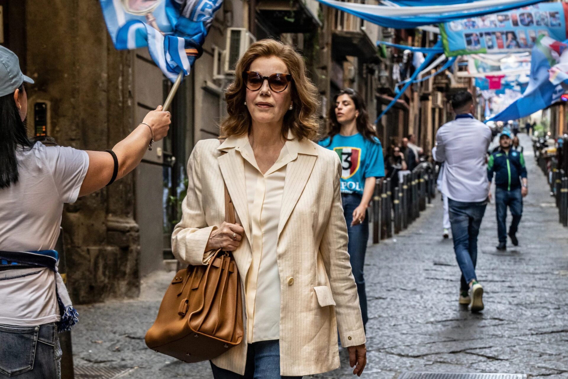 Parthenope di Paolo Sorrentino: la vertigine della giovinezza che ci fa credere che tutto può accadere. La recensione