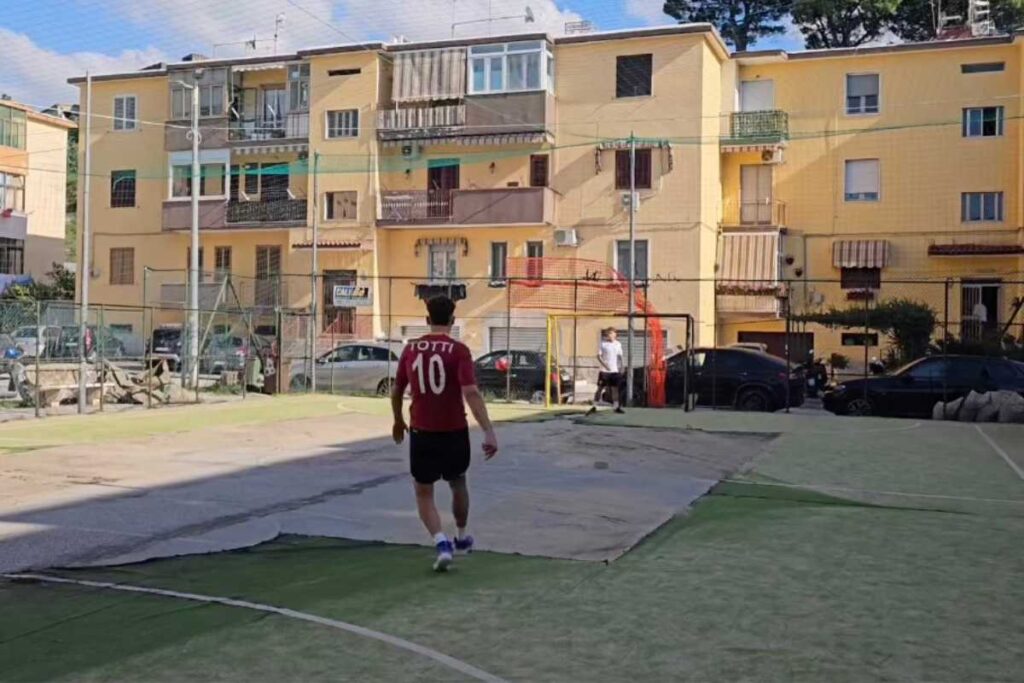 Il campetto del rione Cicerone rappresenta per i fratelli Esposito un luogo simbolico, dove sono cresciuti