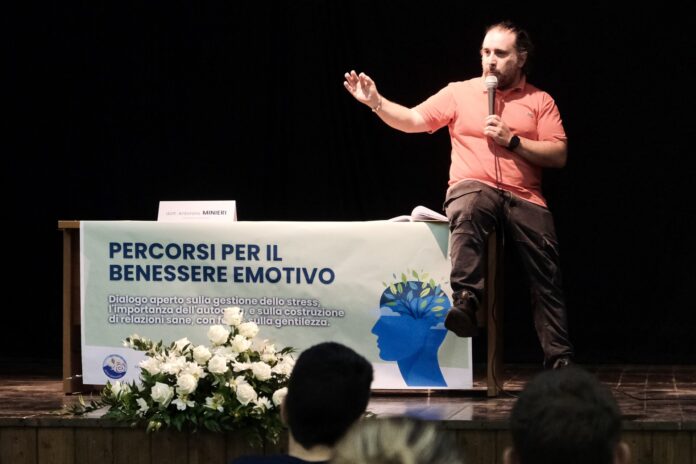Salute mentale, i 10 consigli di Antonino Minieri per raggiungere il benessere emotivo Salute mentale, i 10 consigli di Antonino Minieri per raggiungere il benessere emotivo