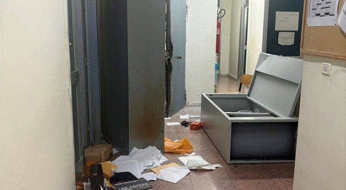 Furto scuola Roncalli Gragnano