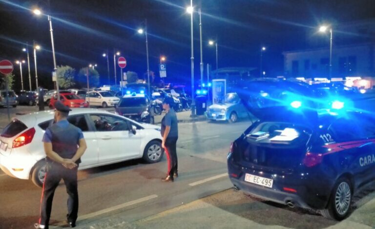 Pozzuoli, droga e kit per rapine pronti all’uso in un condominio ritrovati durante dei controlli