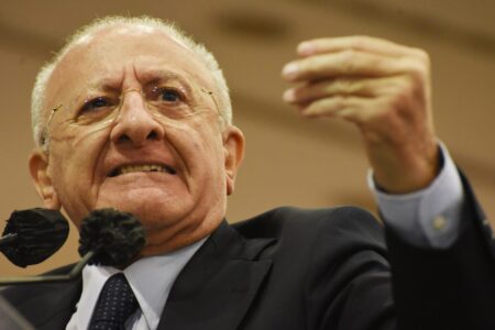 De Luca al contrattacco: “Quale sfiducia? Nessuno può commissariarmi”