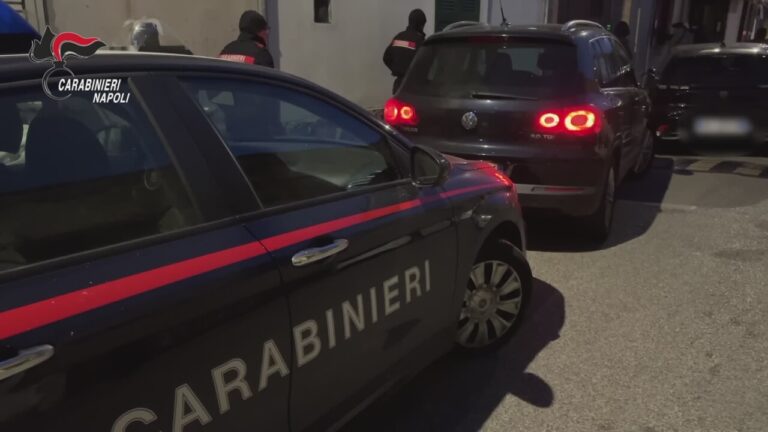 Napoli, operazione congiunta di polizia e carabinieri. Arrestate 5 persone