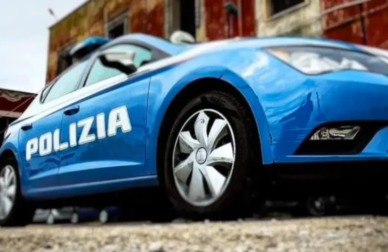 Napoli, circola a bordo di veicolo con targhe di nazionalità polacche e con patente ucraina falsa