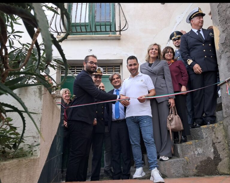 Tagliato il nastro del nuovo Centro di Primo Soccorso per Tartarughe e di Biologia Marina dell’Amp Punta Campanella Tagliato il nastro del nuovo Centro di Primo Soccorso per Tartarughe e di Biologia Marina dell’Amp Punta Campanella