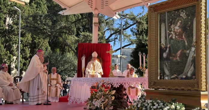 Pompei, Supplica alla Madonna: le “armi” dello spirito contro l’abisso della guerra