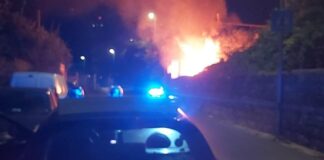 Gragnano, allarme incendio. Fiamme alte nel cuore della notte