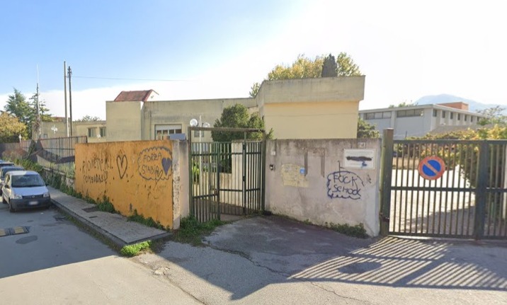 Castellammare, sospese le lezioni alla scuola di via Venezia per interventi urgenti dopo le forti piogge Castellammare, sospese le lezioni alla scuola di via Venezia per interventi urgenti dopo le forti piogge