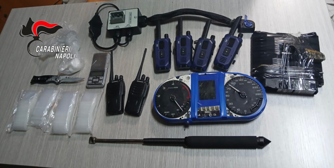 Droga e un kit per rubare auto mentre è ai domiciliari. In carcere un 45enne di Casoria