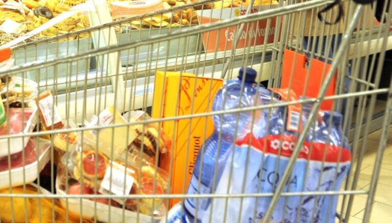 Vico Equense, trentamila euro per famiglie in difficoltà: riparte l’iniziativa “Buoni a Natale”