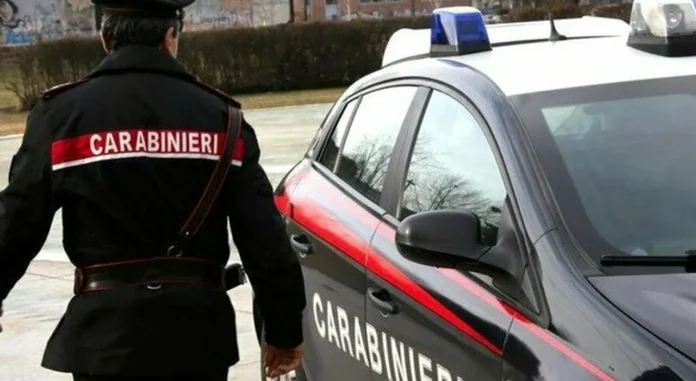 Napoli: 47enne gambizzato all'alba a Pianura, indagini dei Carabinieri