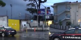 Aggressione a Ponticelli, 30enne accoltellato dopo lite per viabilità: Indagini in corso