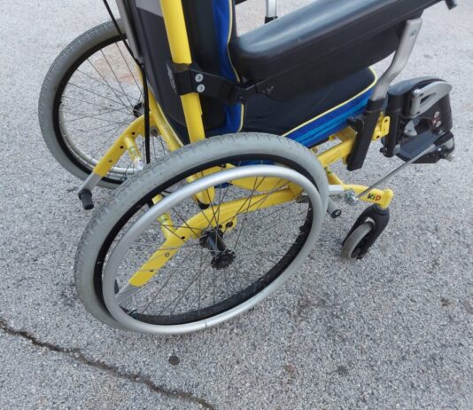 Agerola, invalida e costretta a letto picchiata con una mazza dal marito. Arrestato 68enne