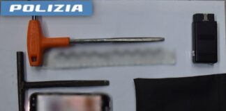 Frattamaggiore: tenta di rubare un’auto insieme a due complici. Arrestato 28enne