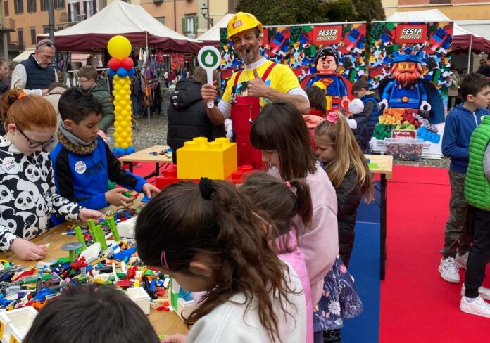 Piano di Sorrento: “Mattoncini in Villa”, sabato 26 ottobre al via l’iniziativa coi LEGO®: appuntamento a Villa Fondi Piano di Sorrento: “Mattoncini in Villa”, sabato 26 ottobre al via l’iniziativa coi LEGO®: appuntamento a Villa Fondi