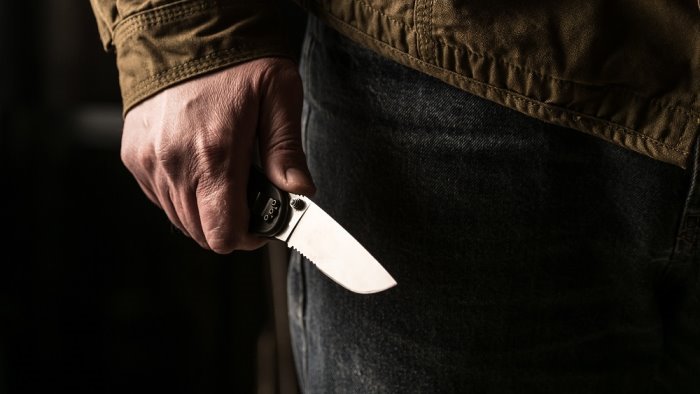 Napoli, accoltellato 36enne a Secondigliano davanti ad una paninoteca Napoli, accoltellato 36enne a Secondigliano davanti ad una paninoteca