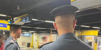 Napoli: coltelli in metro, i controlli nelle stazioni col metal detector