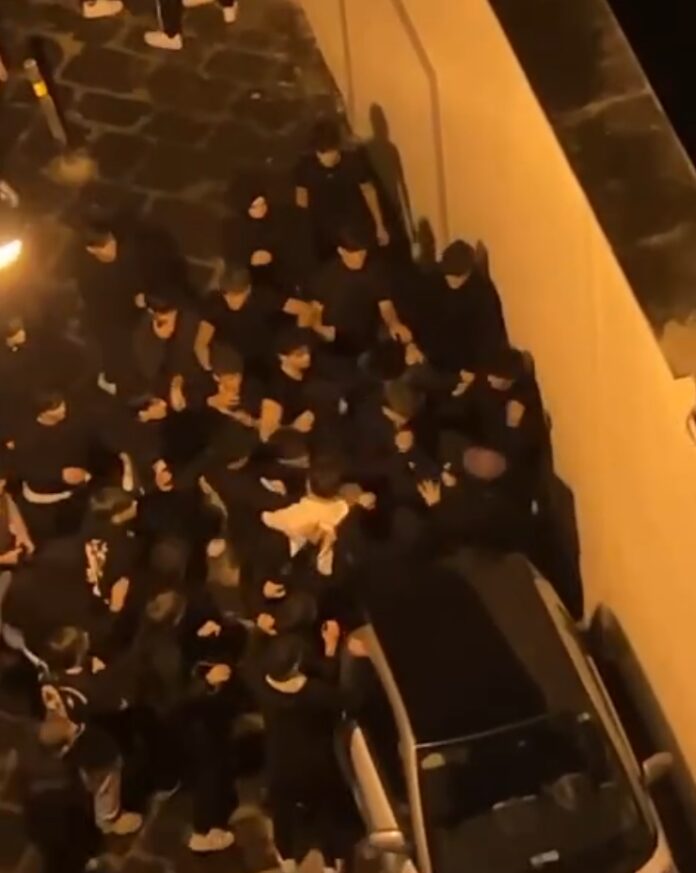 Napoli, rissa nel quartiere Chiaia. I protagonisti hanno tra i 13 e i 16 anni