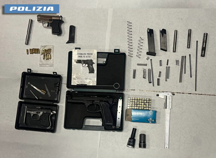 Scoperta a Sant’Anastasia officina per la preparazione delle armi. Arrestati due uomini Scoperta a Sant’Anastasia officina per la preparazione delle armi. Arrestati due uomini