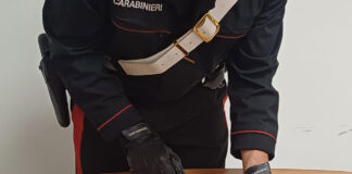 Ercolano, arrestano pusher 22enne. Trovato con Hashish