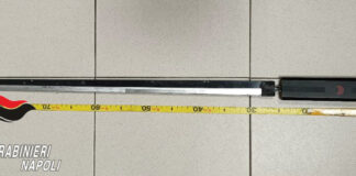 Ischia e Procida: Carabinieri setacciano le strade tra 15enni greci e una katana