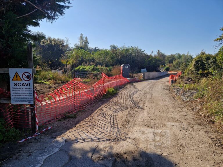 Pollena Trocchia, cemento armato per rifare una strada nel Parco nazionale del Vesuvio