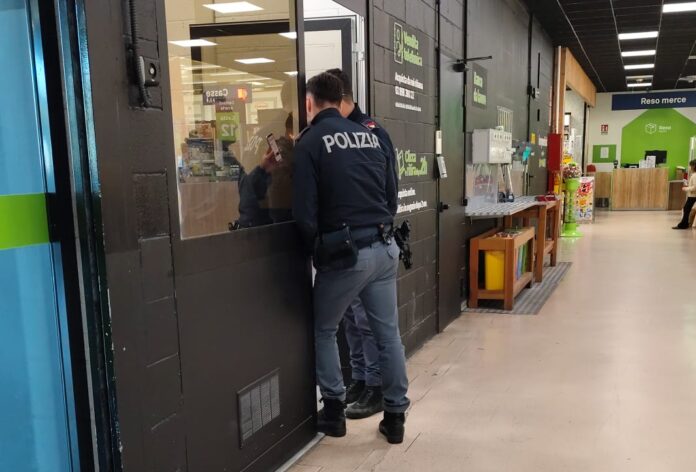 Afragola, tentato colpo al Leroy Merlin: 41enne aveva sostituito le etichette originali