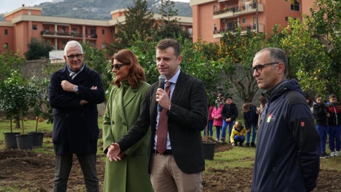 Ambiente, Sorrento: al Fondo Petrulo, studenti a lezione di natura
