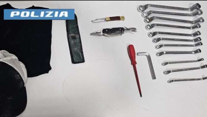 Portici, tentato furto in un box. Arrestato 37enne Portici, tentato furto in un box. Arrestato 37enne