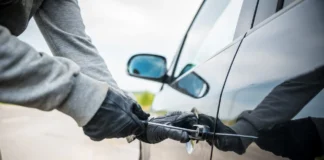 Pompei, sorpreso a rubare ricambi d’auto. Un arresto