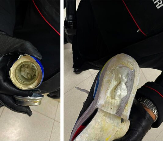 Caivano: droga nascosta in doppifondi in scarpe e lattine. Pusher 56enne arrestato